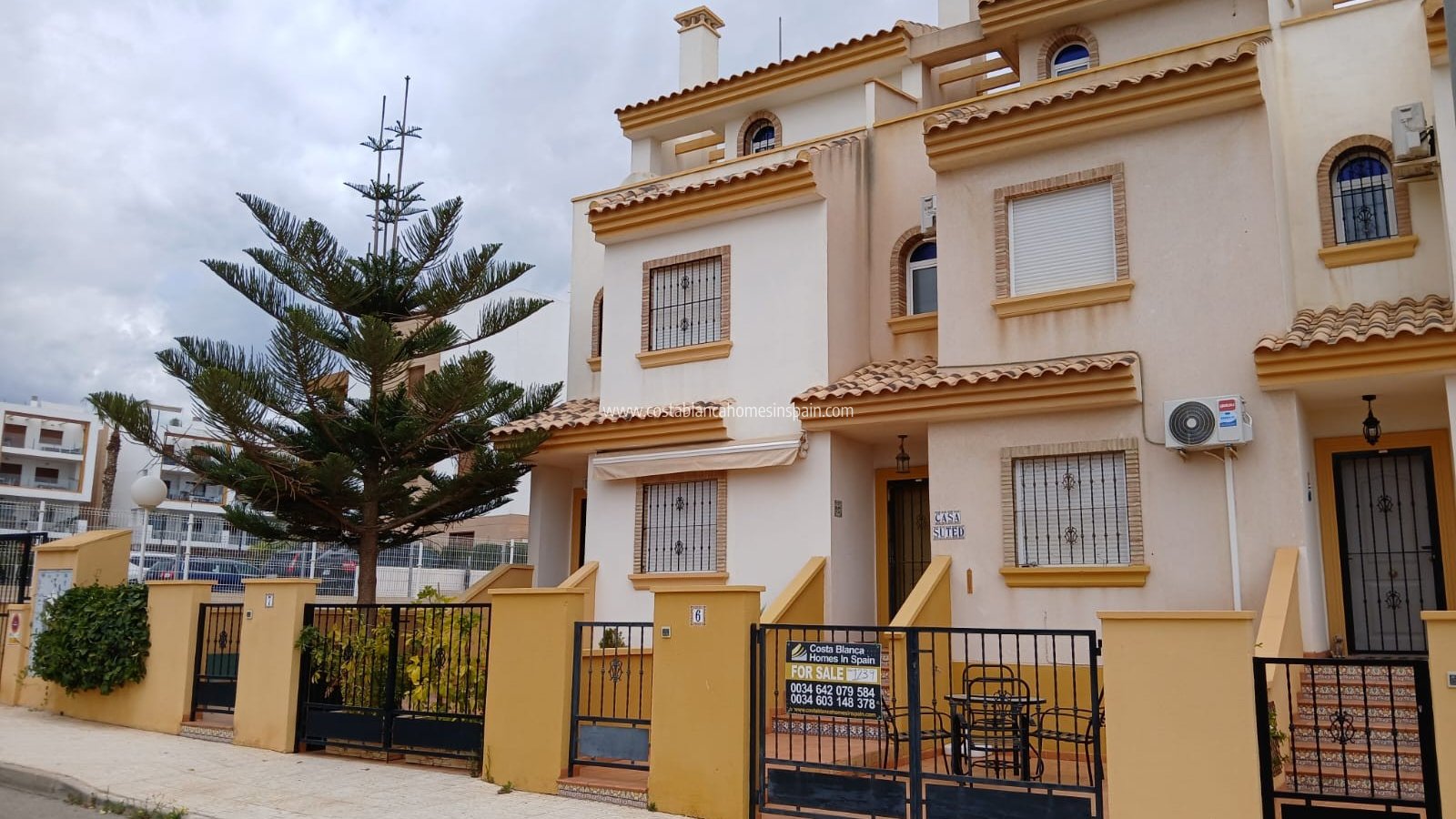 Resale - Townhouse - Los Dolses