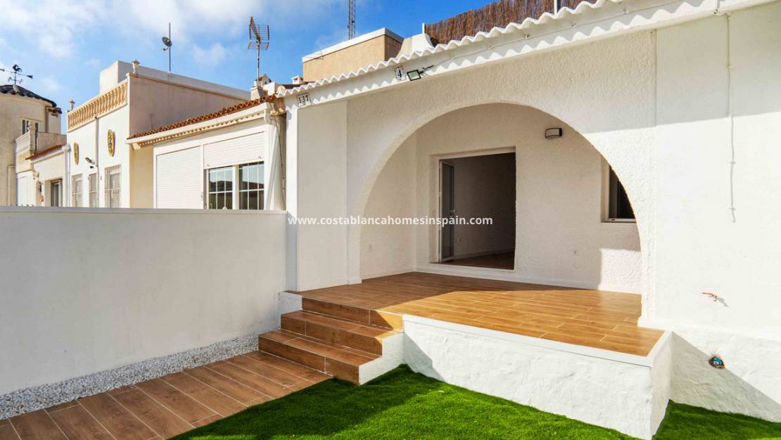 Resale - Townhouse - San Miguel de Salinas - BLUE LAGOON