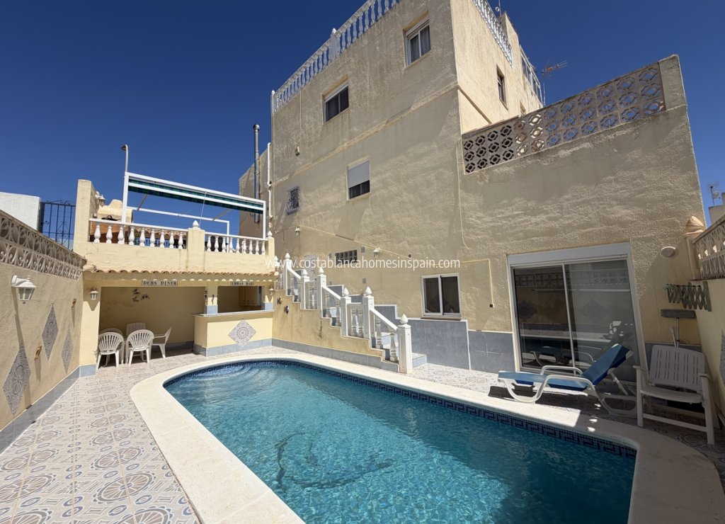 Resale - Townhouse - San Miguel de Salinas