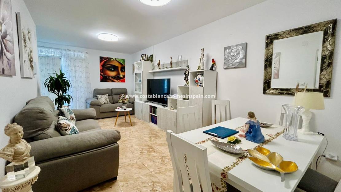 Resale - Townhouse - Torrevieja - Urbanización San Luis