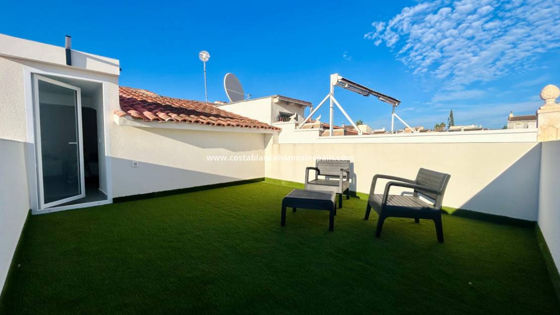 Resale - Townhouse - Torrevieja - Urbanización San Luis