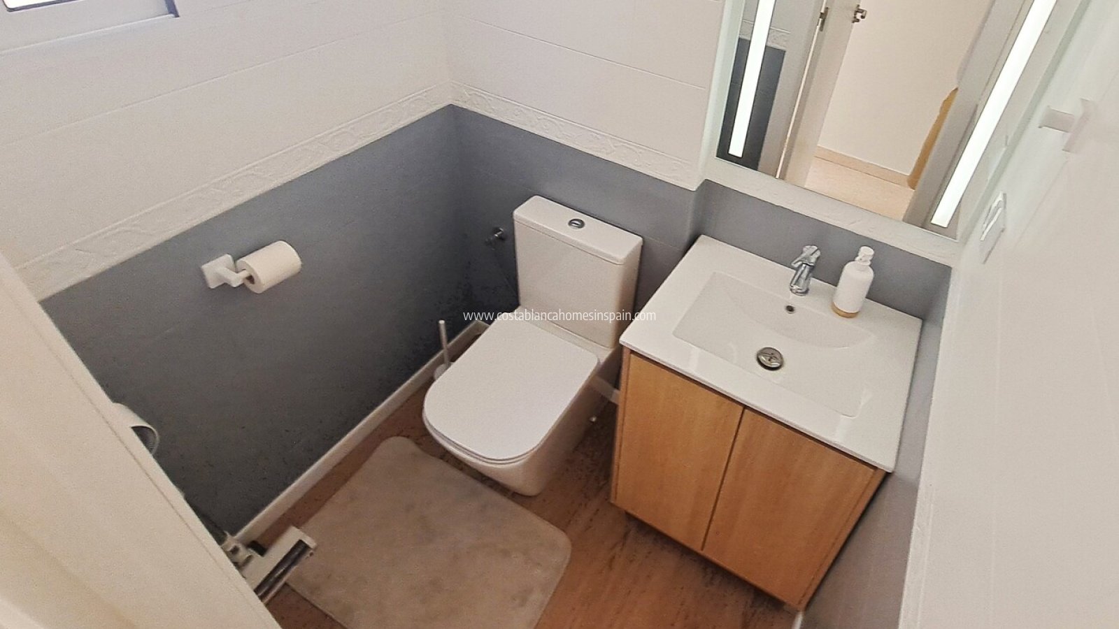 Resale - Townhouse - Villamartin - Las Filipinas