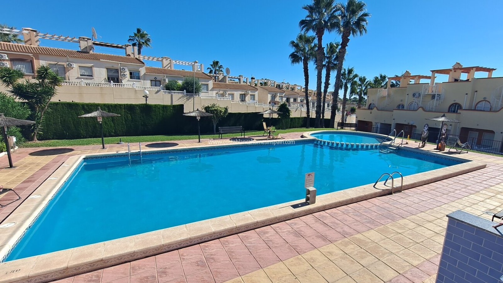 Resale - Townhouse - Villamartin - Las Filipinas