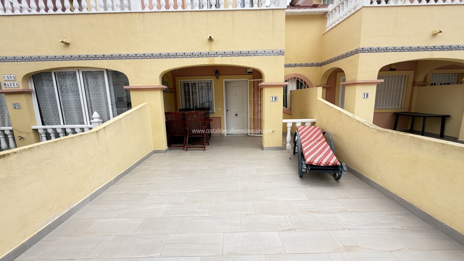 Resale - Townhouse - Villamartin