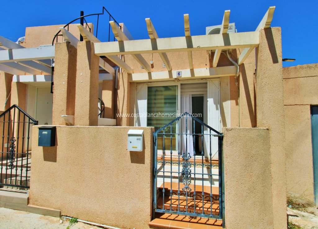 Resale - Townhouse - Villamartin