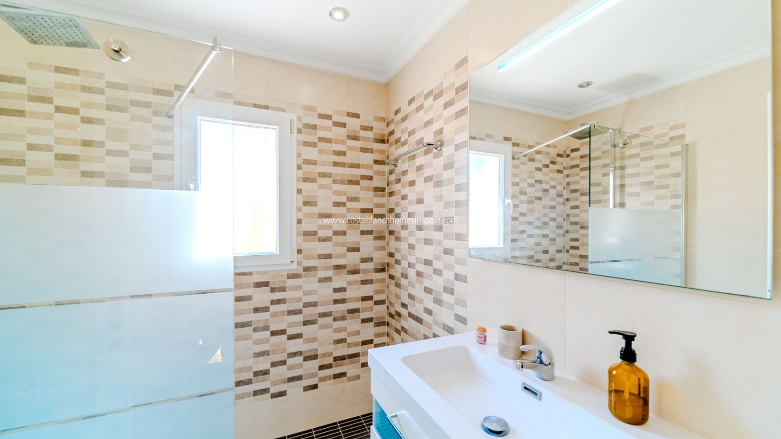 Resale - Townhouse - Villamartin