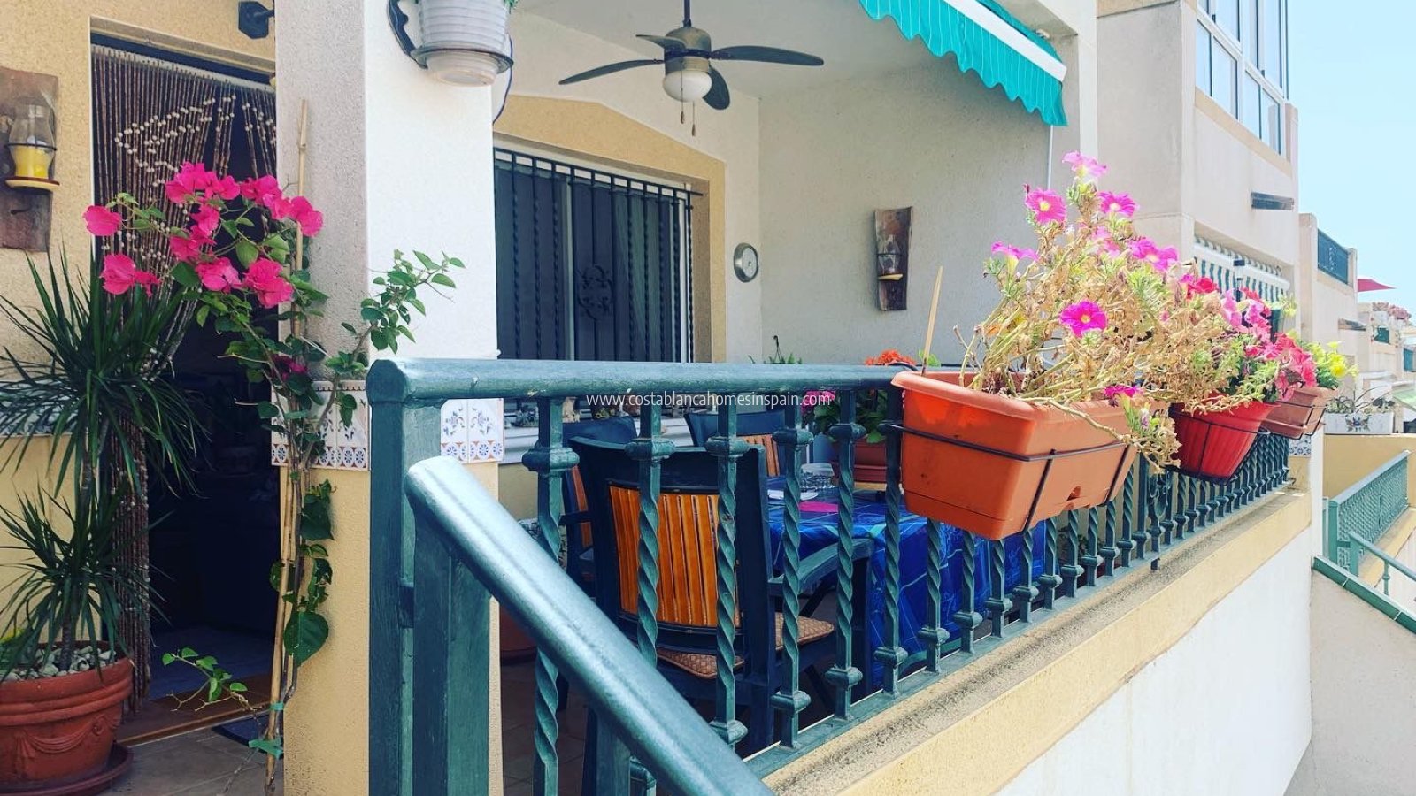 Resale - Townhouse - Villamartin