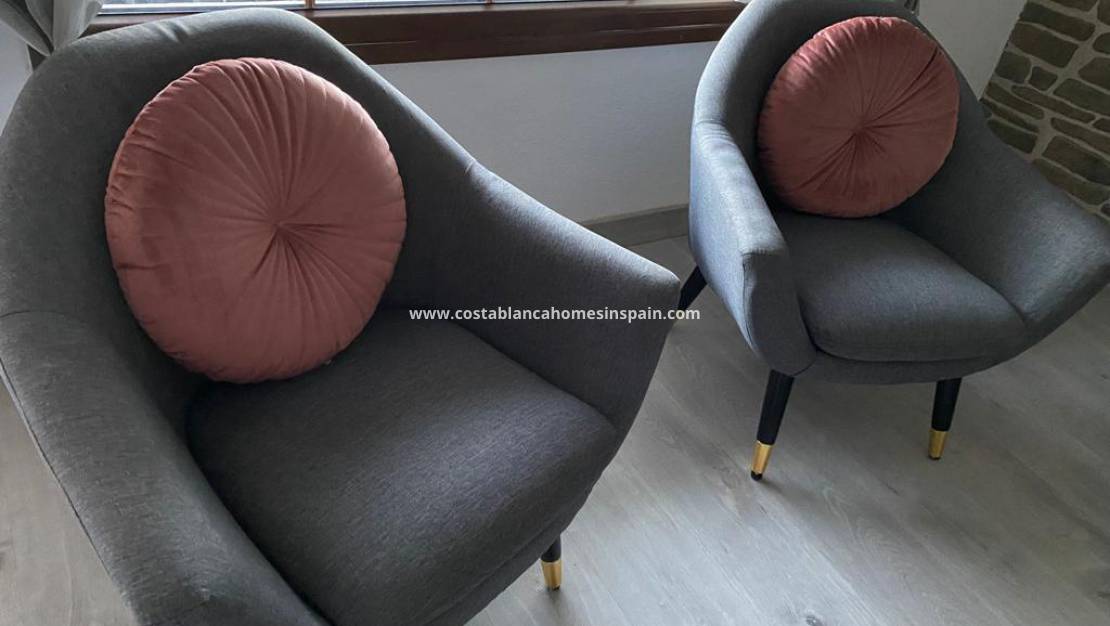 Resale - Townhouse - Villamartin