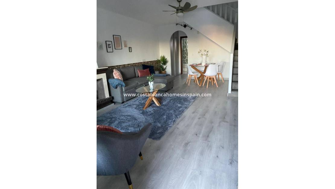 Resale - Townhouse - Villamartin