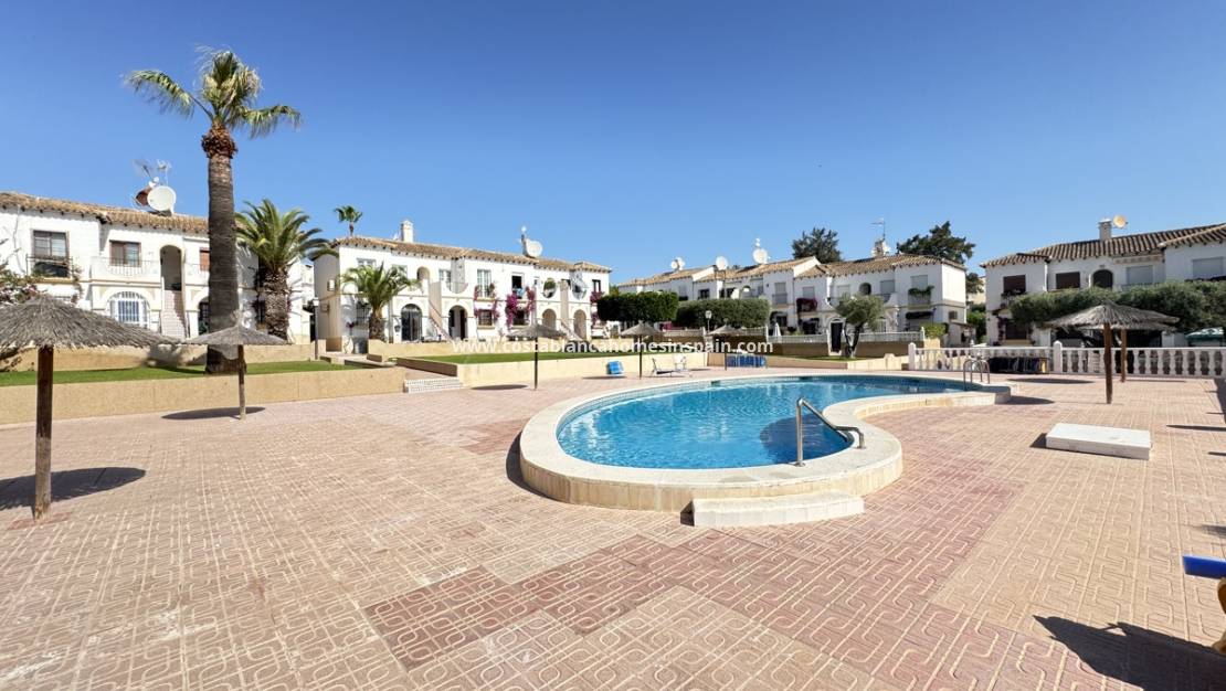 Resale - Townhouse - Villamartin