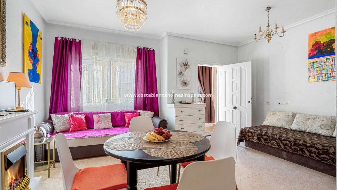 Resale - Townhouse - Villamartin