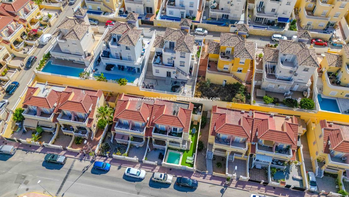 Resale - Townhouse - Villamartin