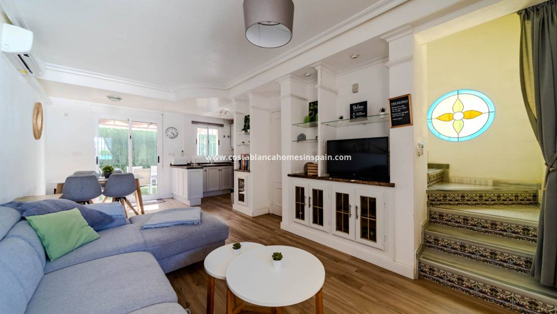 Resale - Townhouse - Villamartin