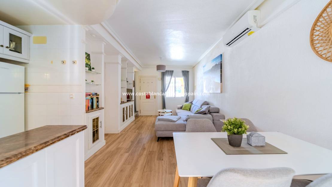 Resale - Townhouse - Villamartin