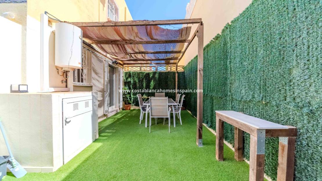 Resale - Townhouse - Villamartin