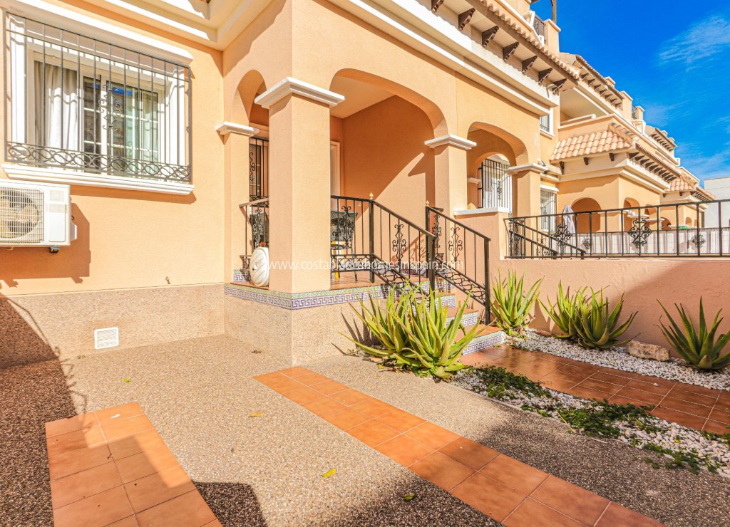 Resale - Townhouse - Villamartin