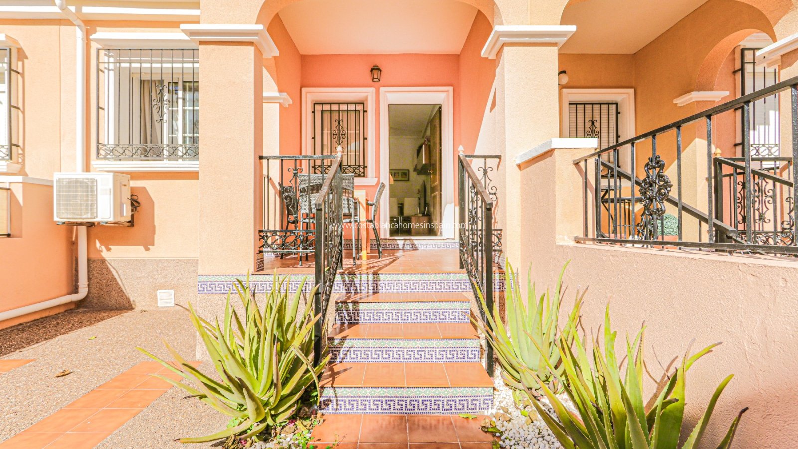 Resale - Townhouse - Villamartin