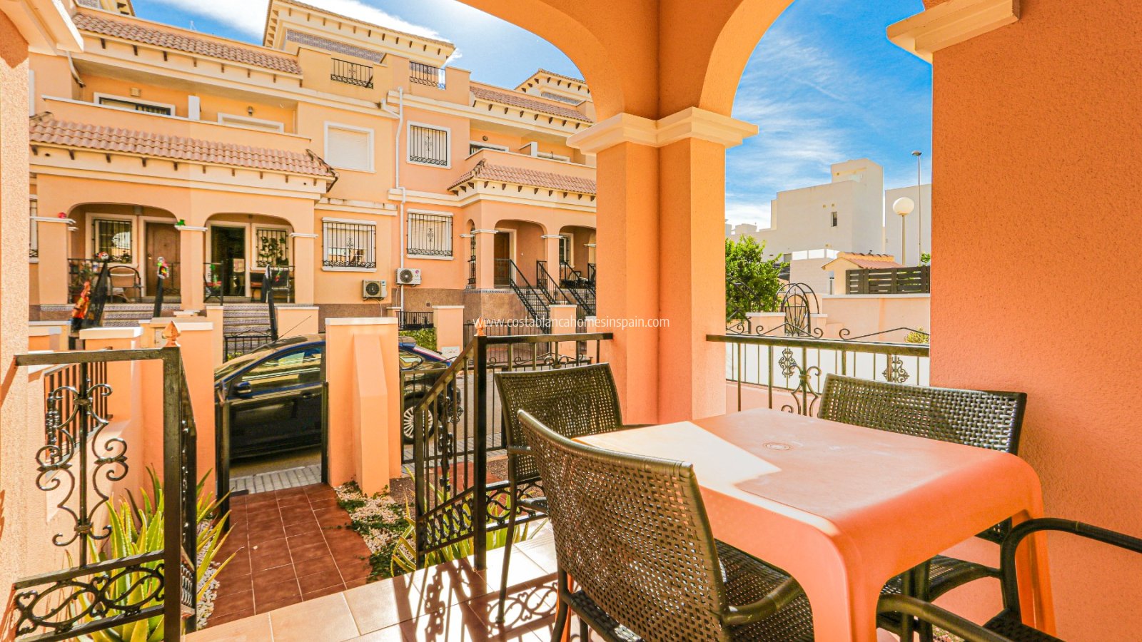 Resale - Townhouse - Villamartin