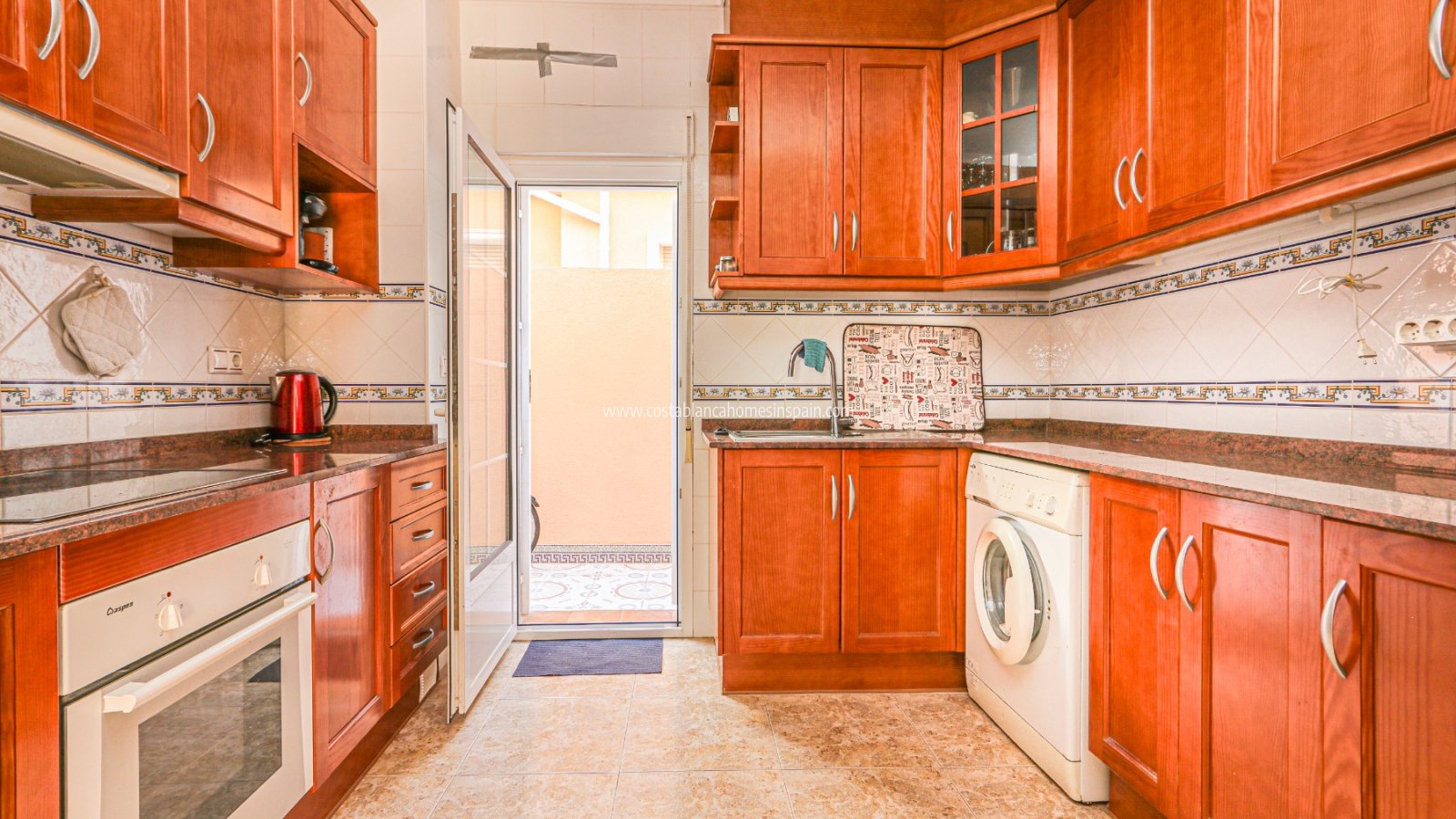 Resale - Townhouse - Villamartin