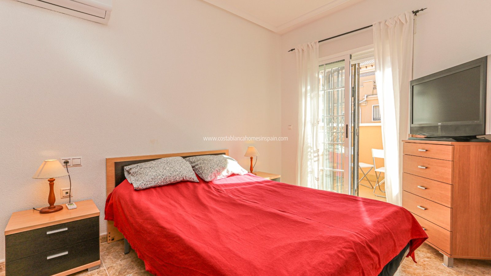 Resale - Townhouse - Villamartin