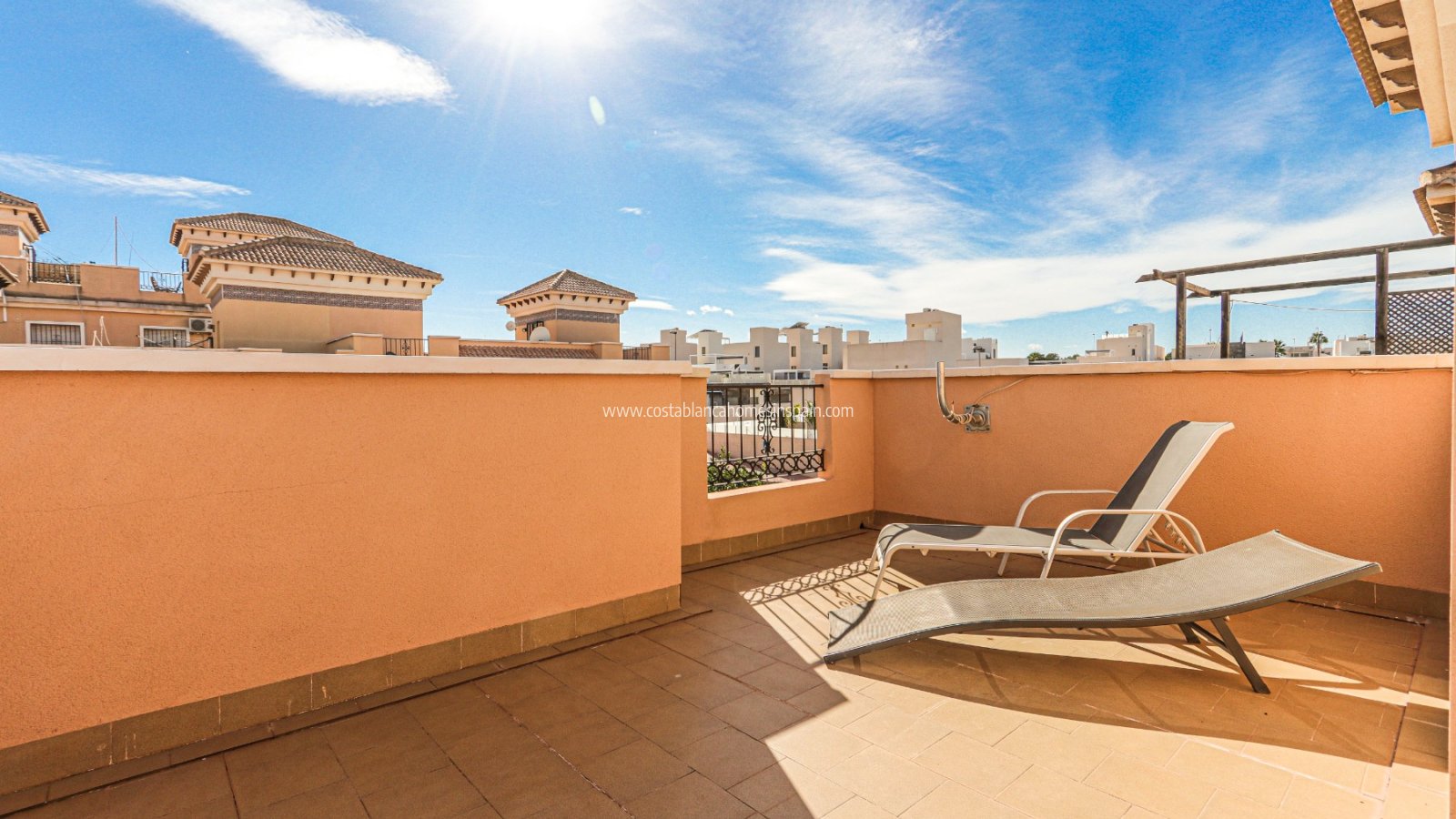 Resale - Townhouse - Villamartin