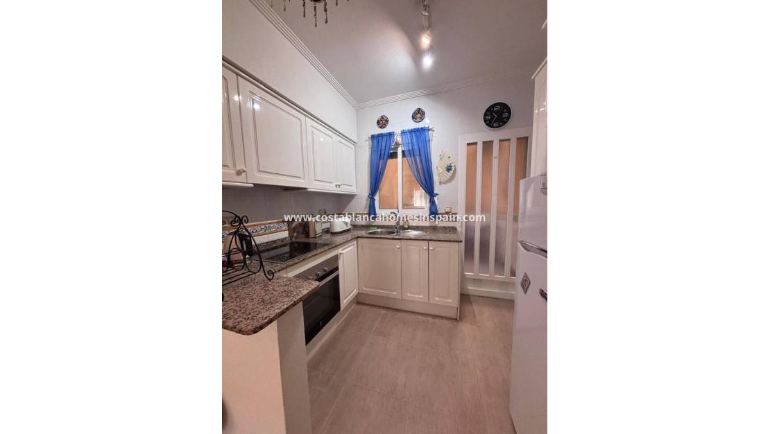 Resale - Townhouse - Villamartin