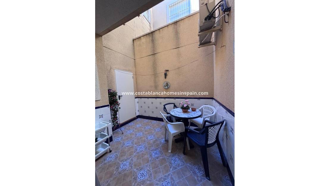 Resale - Townhouse - Villamartin