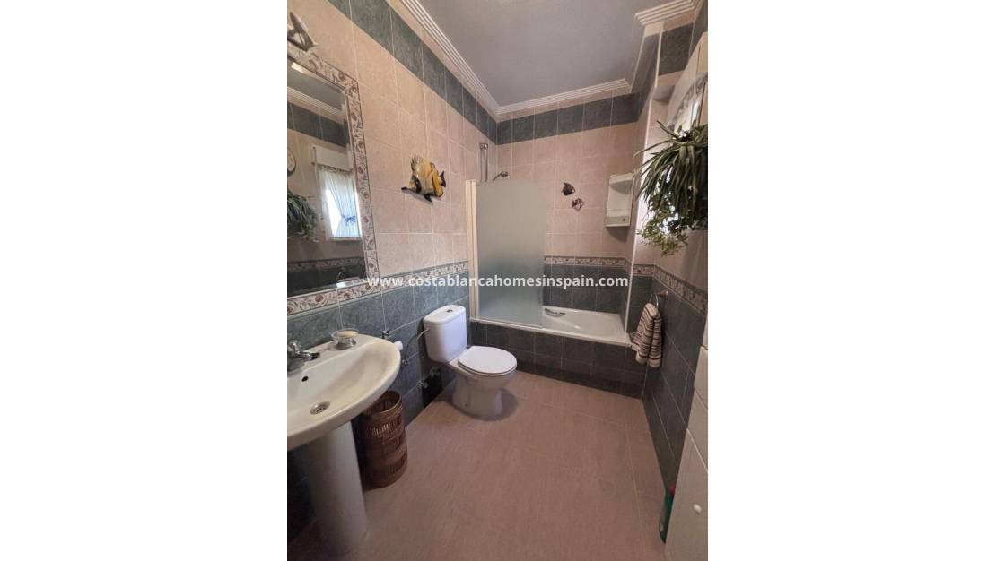 Resale - Townhouse - Villamartin