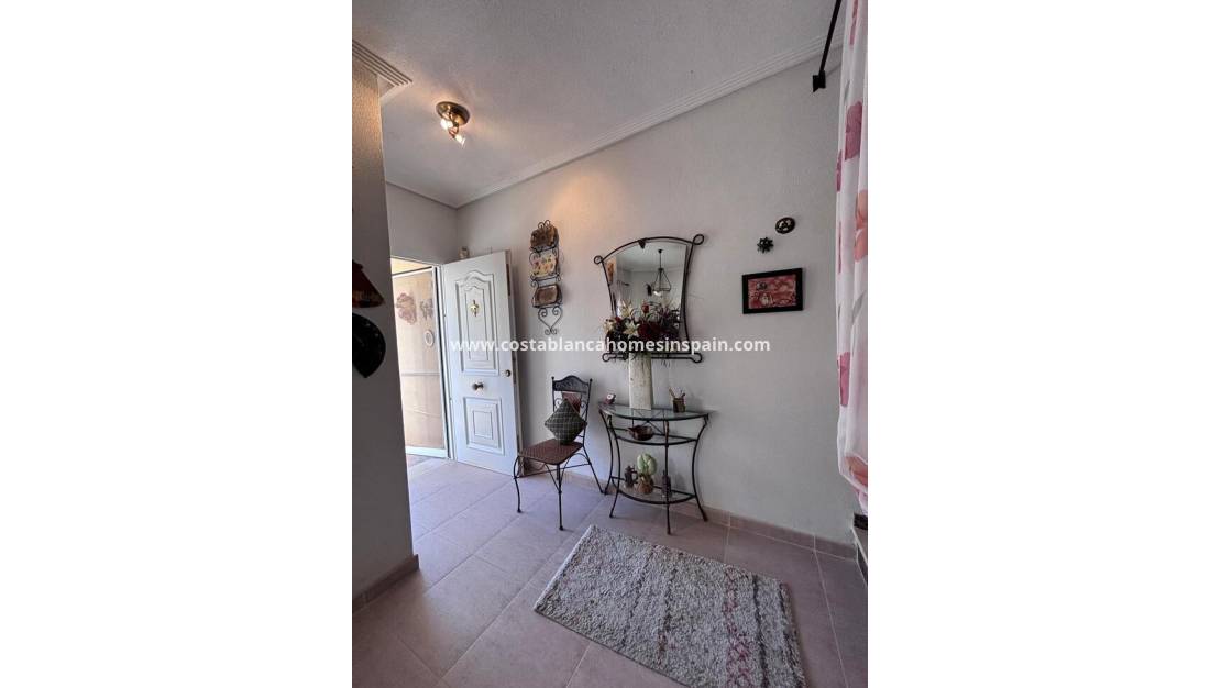 Resale - Townhouse - Villamartin