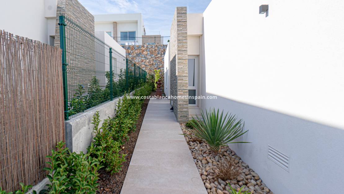 Resale - villa - Algorfa - La Finca