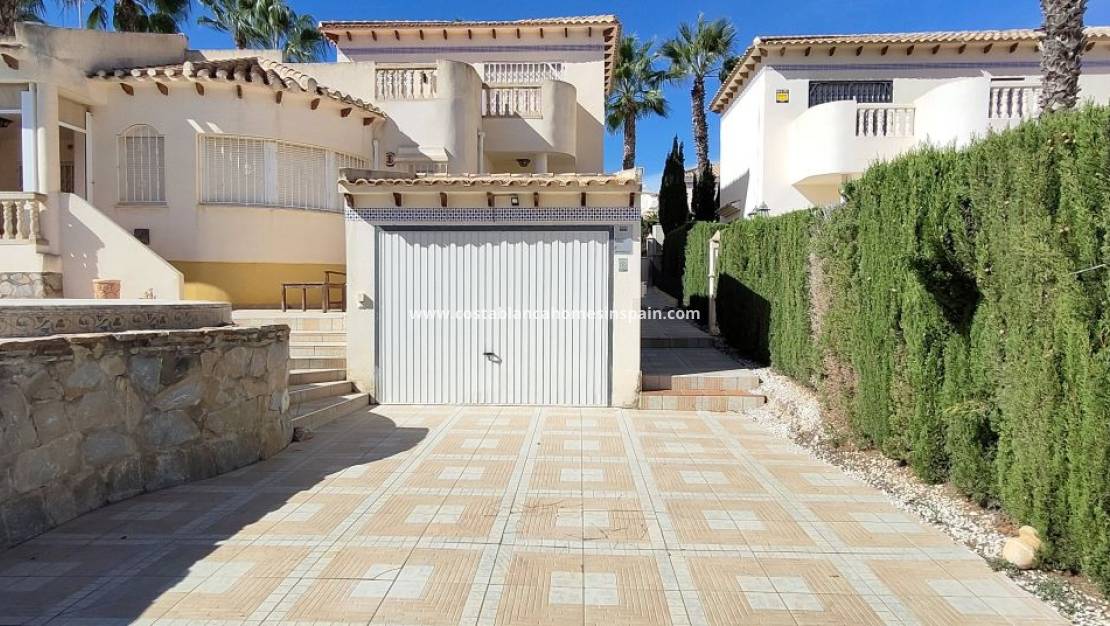 Resale - villa - Las Ramblas Golf