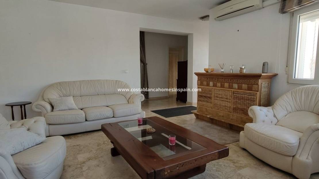 Resale - villa - Las Ramblas Golf