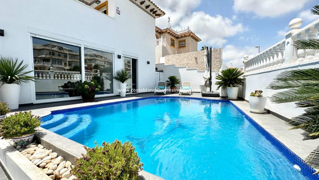 Resale - Villa - Orihuela Costa - La Zenia