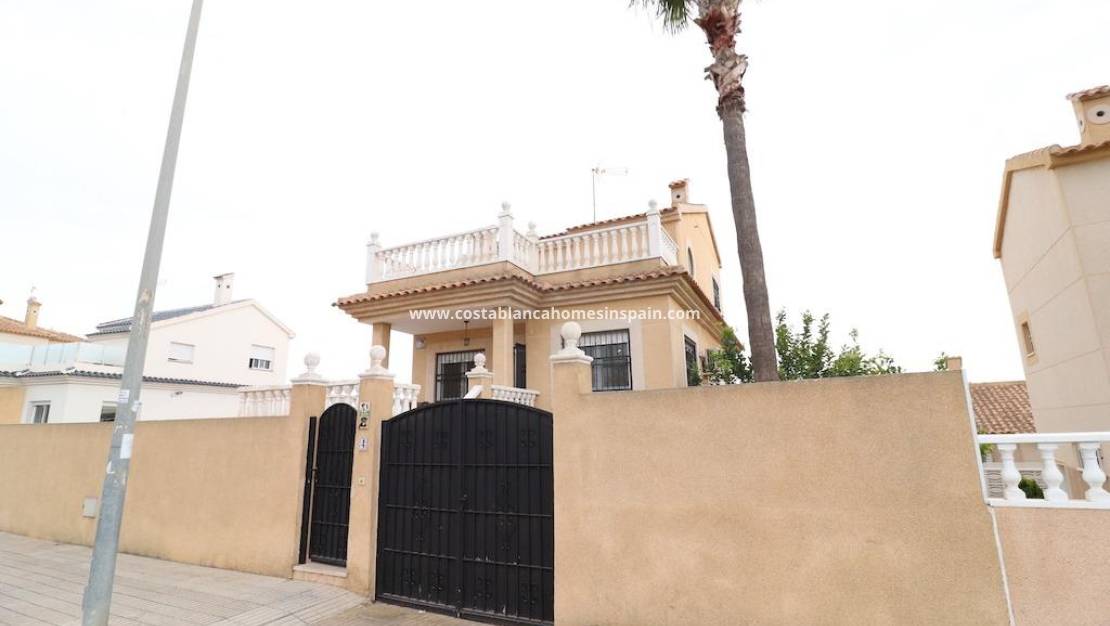 Resale - Villa - Orihuela Costa - Las Mimosas