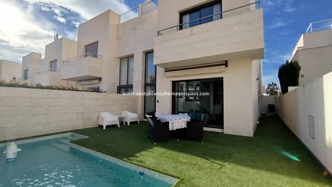 Resale - Villa - Orihuela Costa - Los Dolses