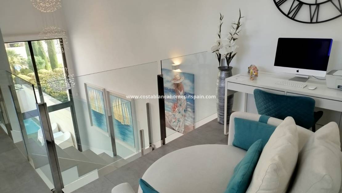 Resale - Villa - Orihuela Costa - Los Dolses