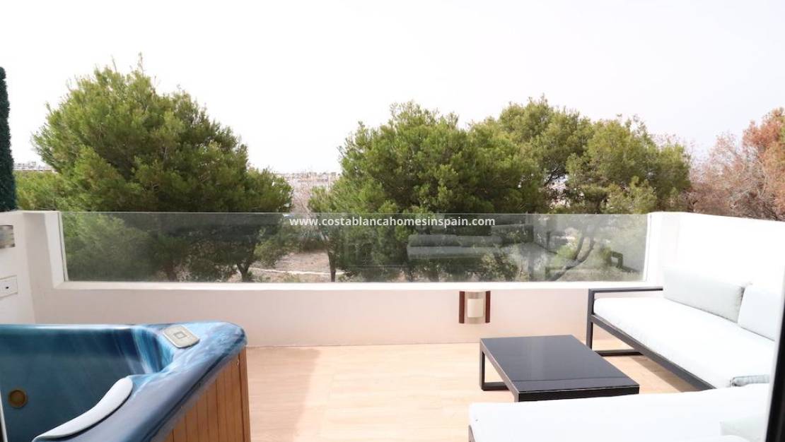 Resale - Villa - Orihuela Costa - Montezenia