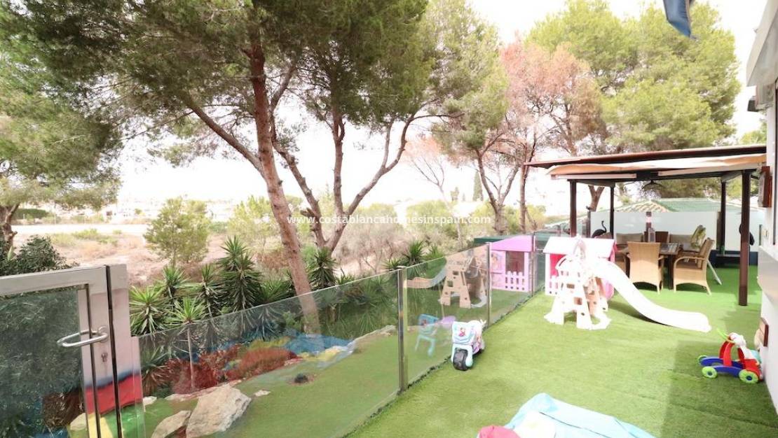 Resale - Villa - Orihuela Costa - Montezenia