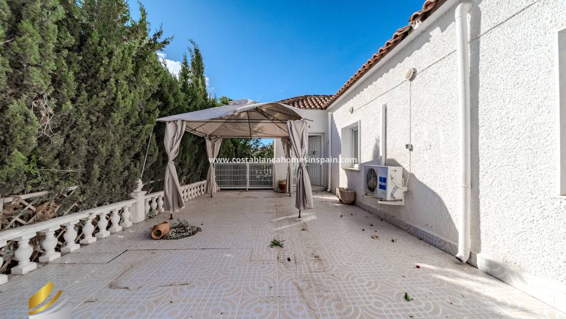 Resale - Villa - Orihuela Costa - Villamartin