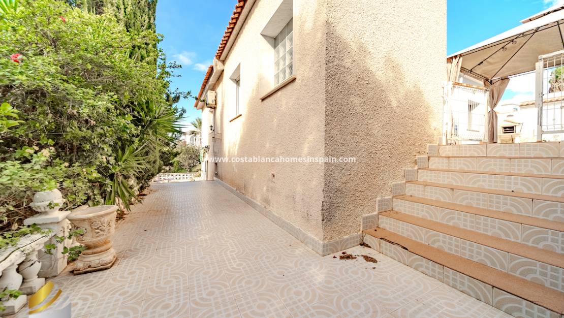 Resale - Villa - Orihuela Costa - Villamartin