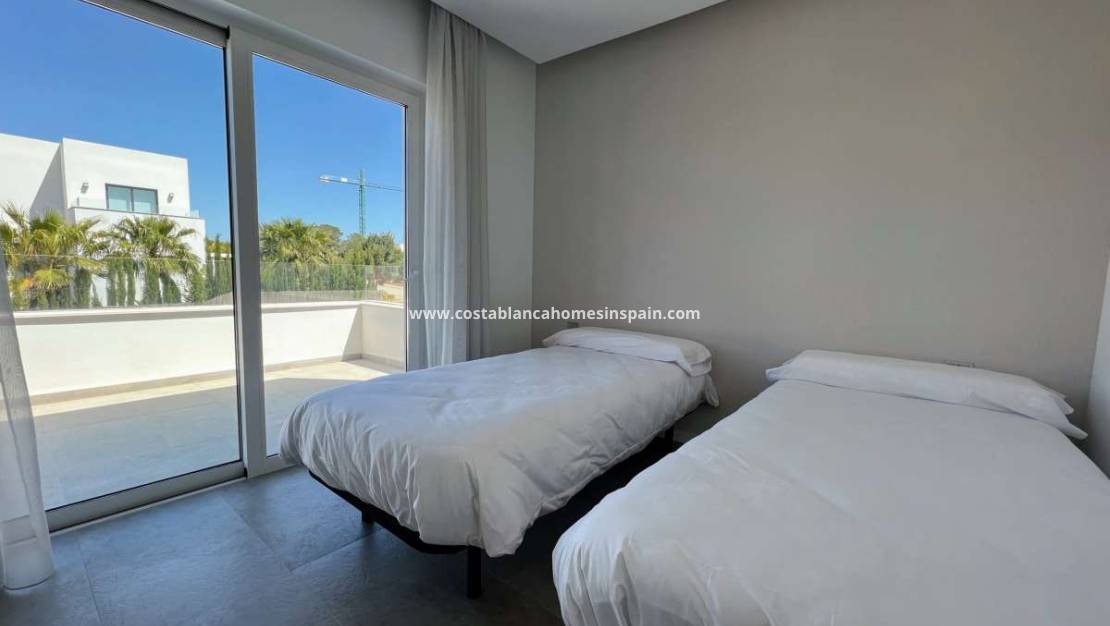 Resale - Villa - Orihuela - Las Colinas Golf