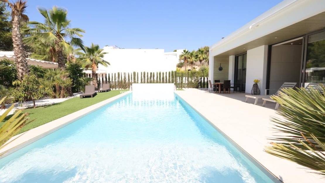 Resale - Villa - Orihuela - Las Colinas Golf