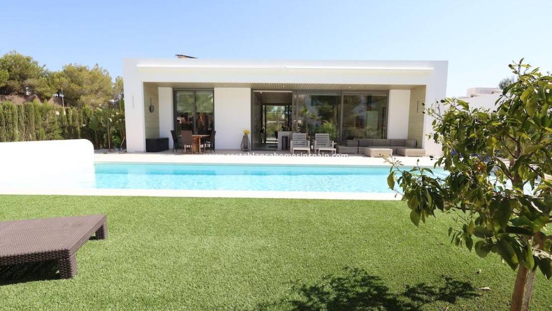 Resale - Villa - Orihuela - Las Colinas Golf