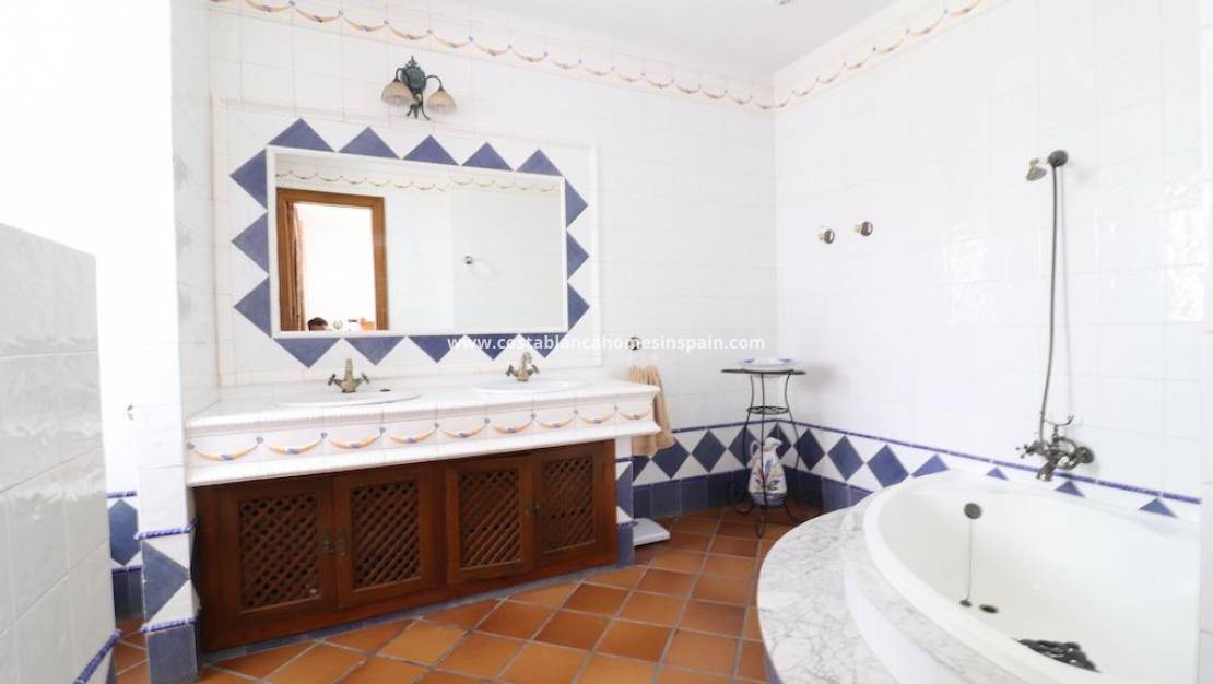 Resale - Villa - Pilar de la Horadada - RioMar