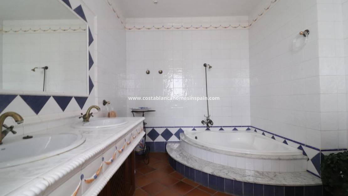 Resale - Villa - Pilar de la Horadada - RioMar