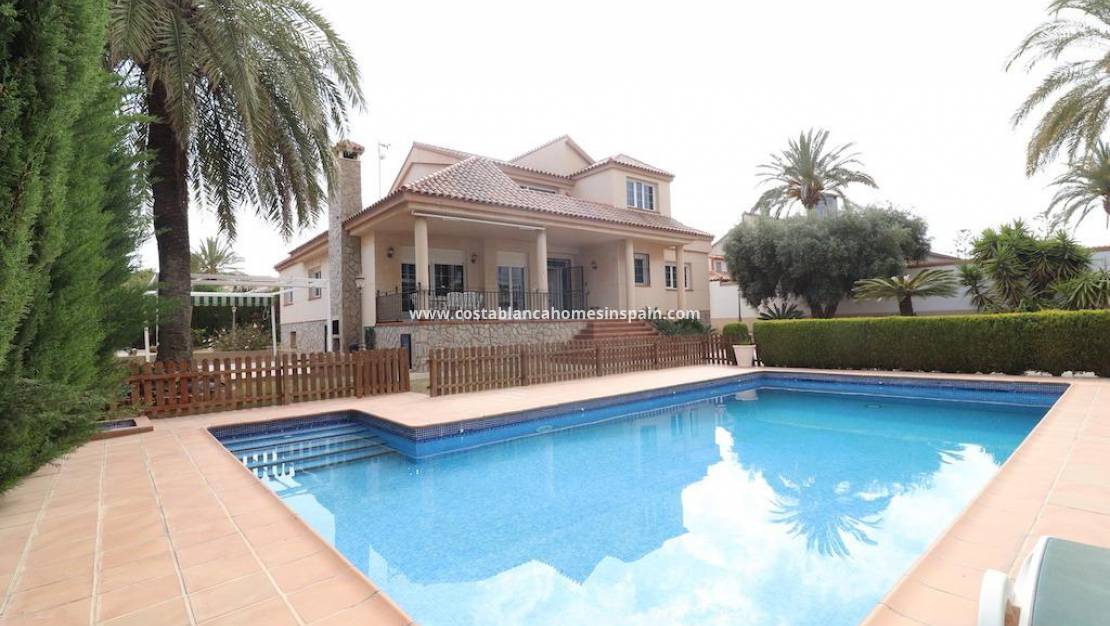 Resale - Villa - Pilar de la Horadada - RioMar