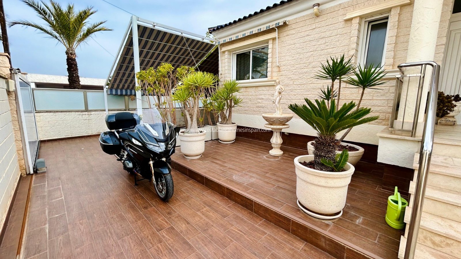 Resale - villa - Torrevieja - La Mata