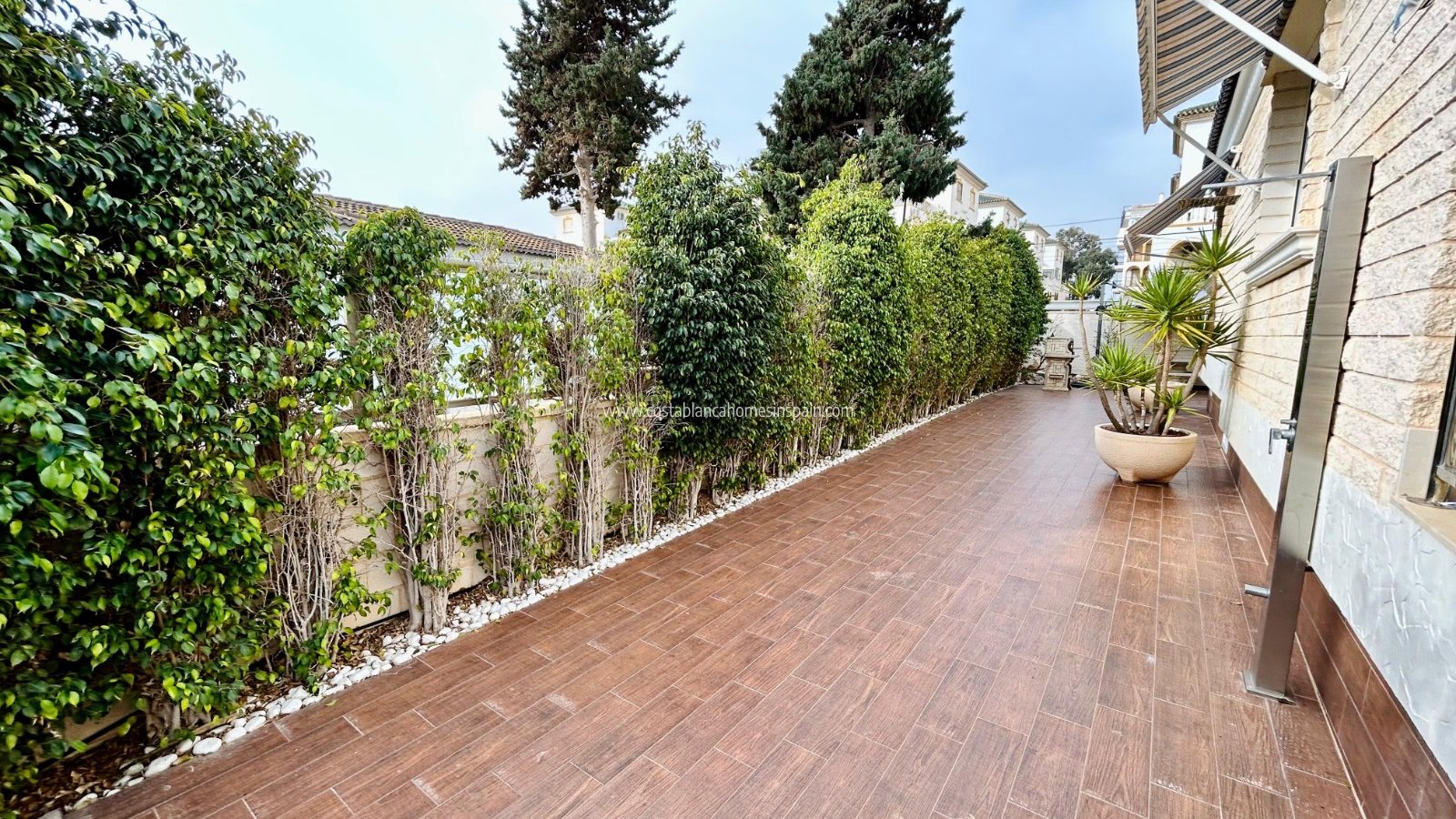 Resale - villa - Torrevieja - La Mata