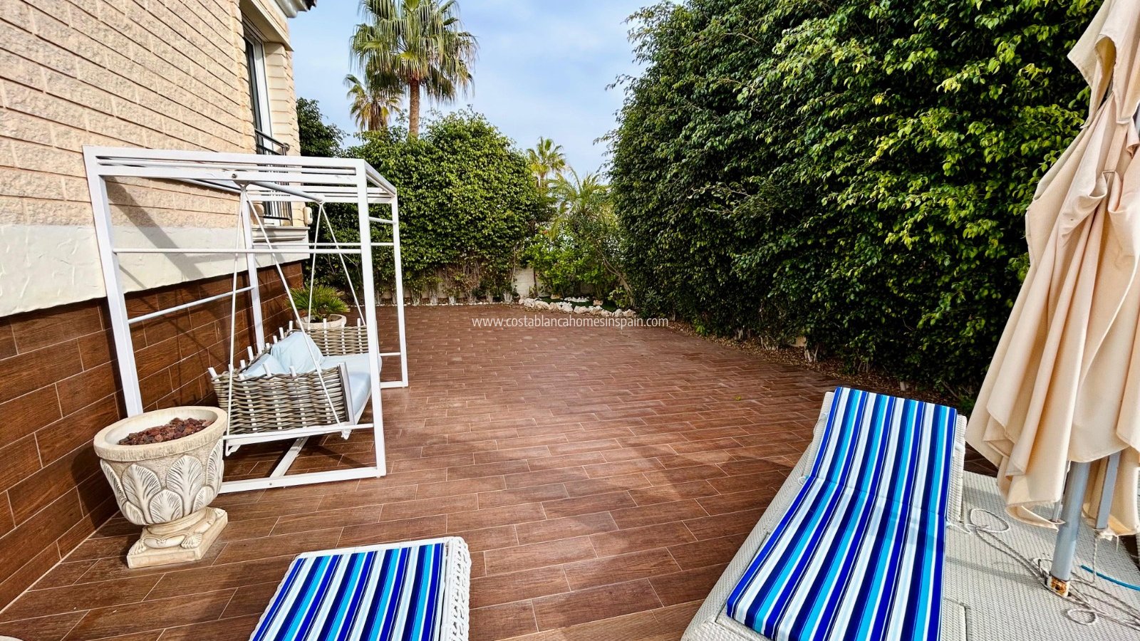 Resale - villa - Torrevieja - La Mata