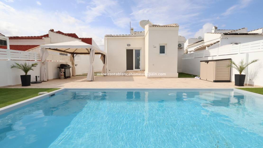 Resale - Villa - Torrevieja - San Luis